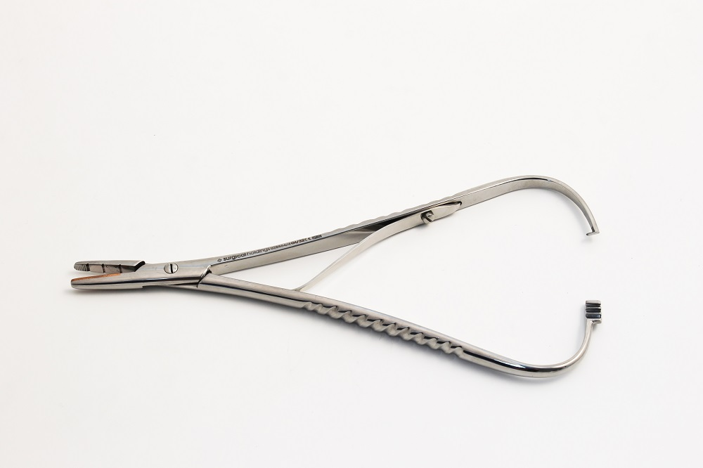 MacPhail Needle Holder