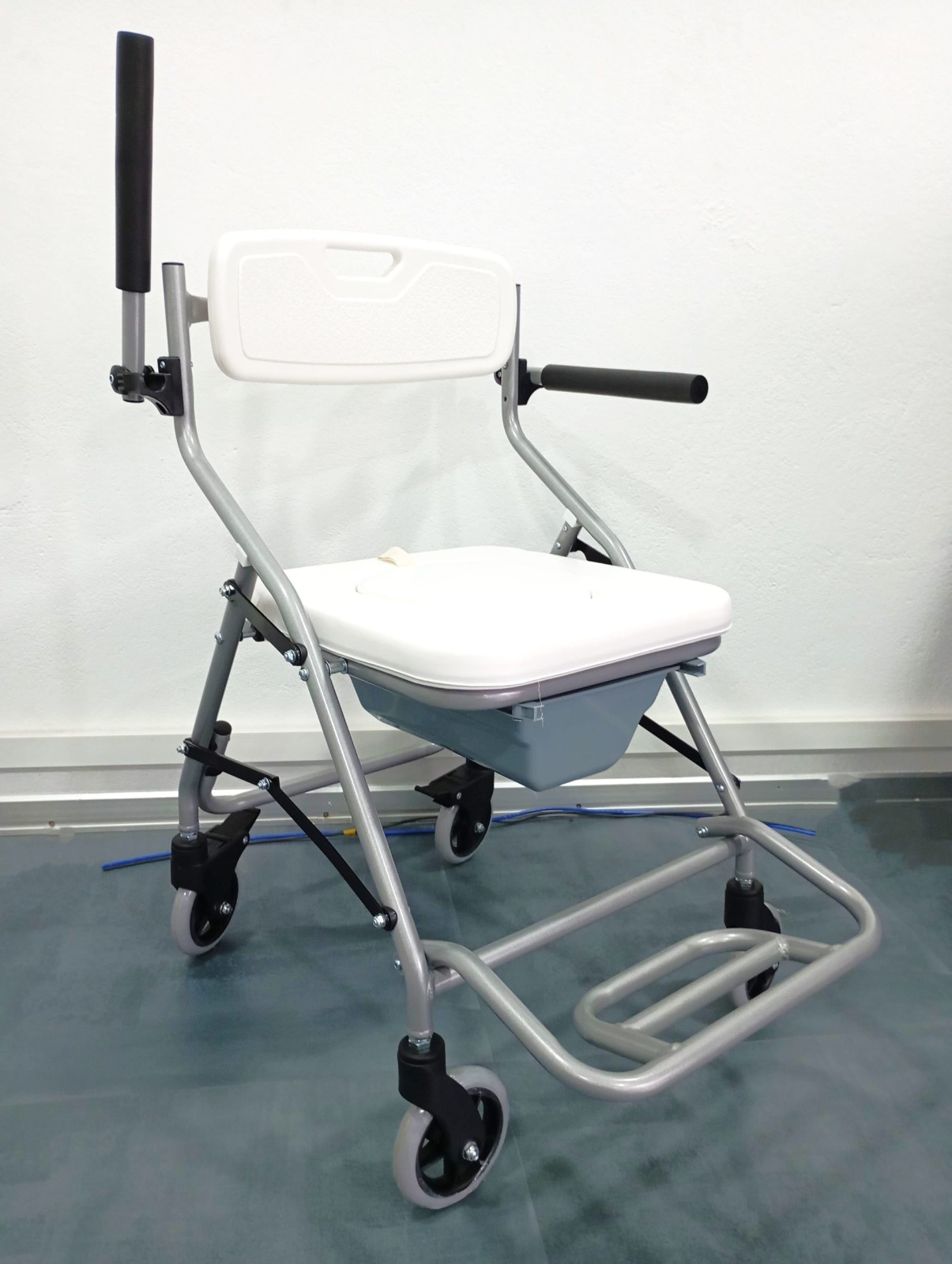 Bath commode chair with wheel ( shower chair ) 79641-RIMW5